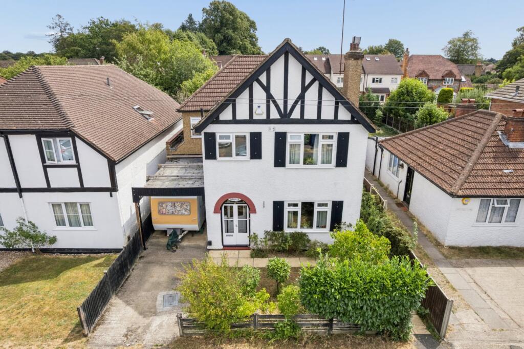 Main image of property: Mid Cross Lane, Chalfont St. Peter, Buckinghamshire, SL9