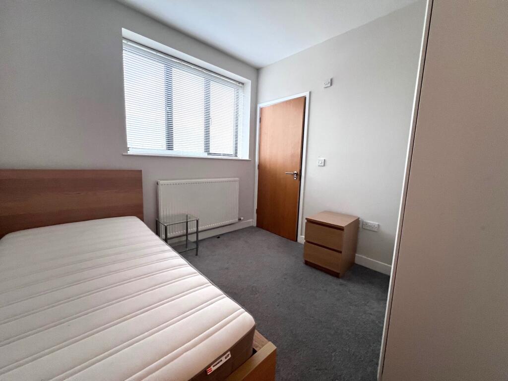 Main image of property: 90 Pentland Avenue, Broomfield, Chelmsford, Essex, CM1