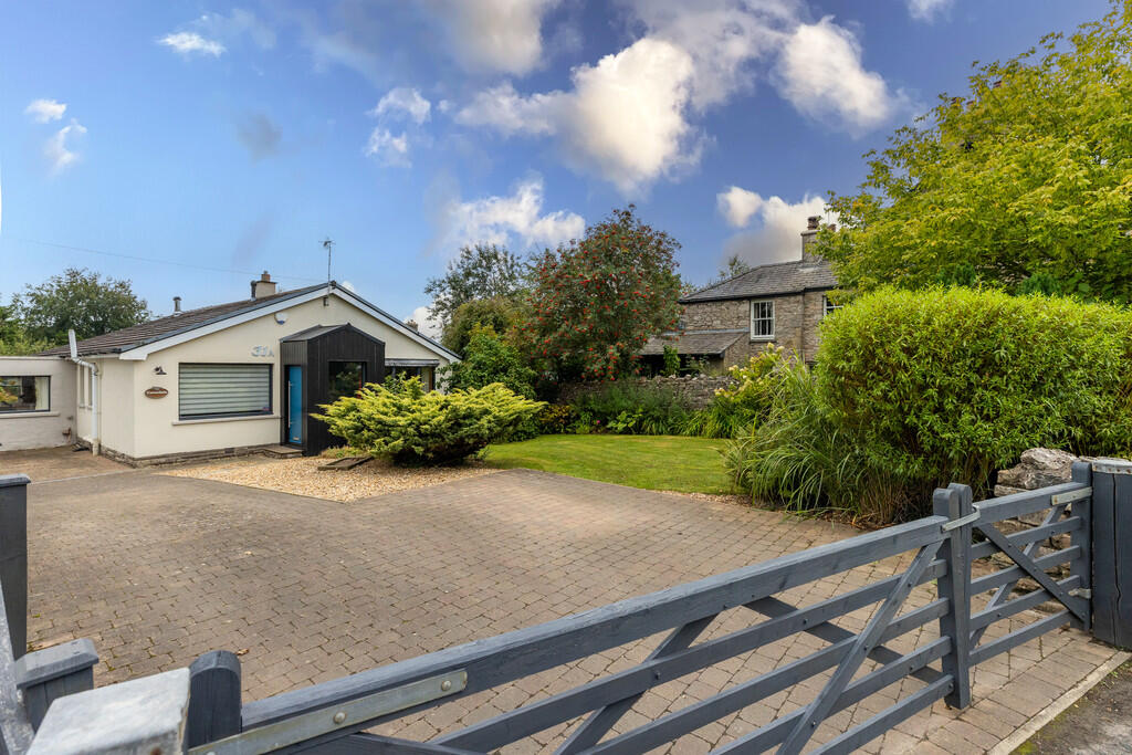 Main image of property: Covedale, 31a Cove Road, Silverdale, Carnforth, Lancashire, LA5 0RR