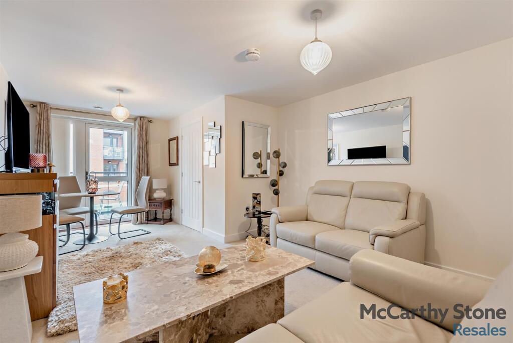 Main image of property: Roslin Place, Station Road, Hook, RG27 9GU