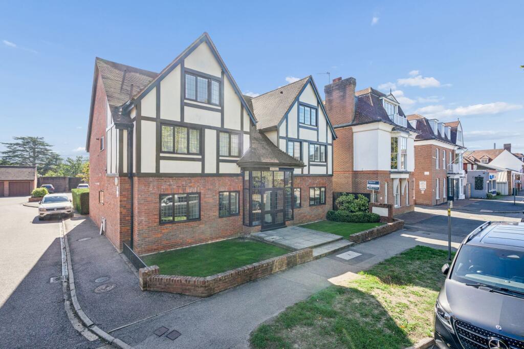 Main image of property: Warwick Road, Boleyn Mansions, HP9