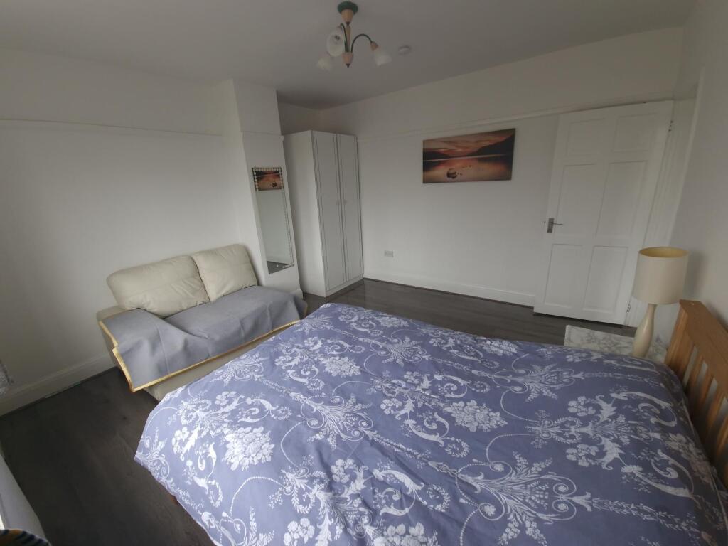 Main image of property: Back Room, Oldbury Court Road, Fishponds