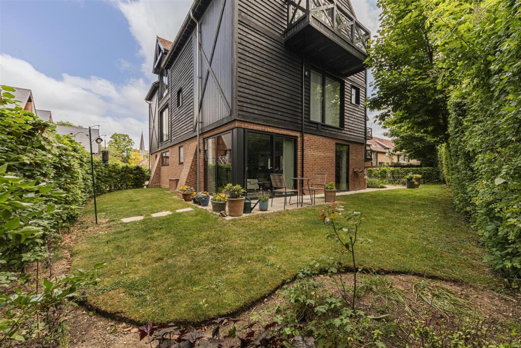 Main image of property: 6 Orchard Yard, Hawarden Place, Canterbury Road Wingham, Canterbury, Kent CT3 1EW
