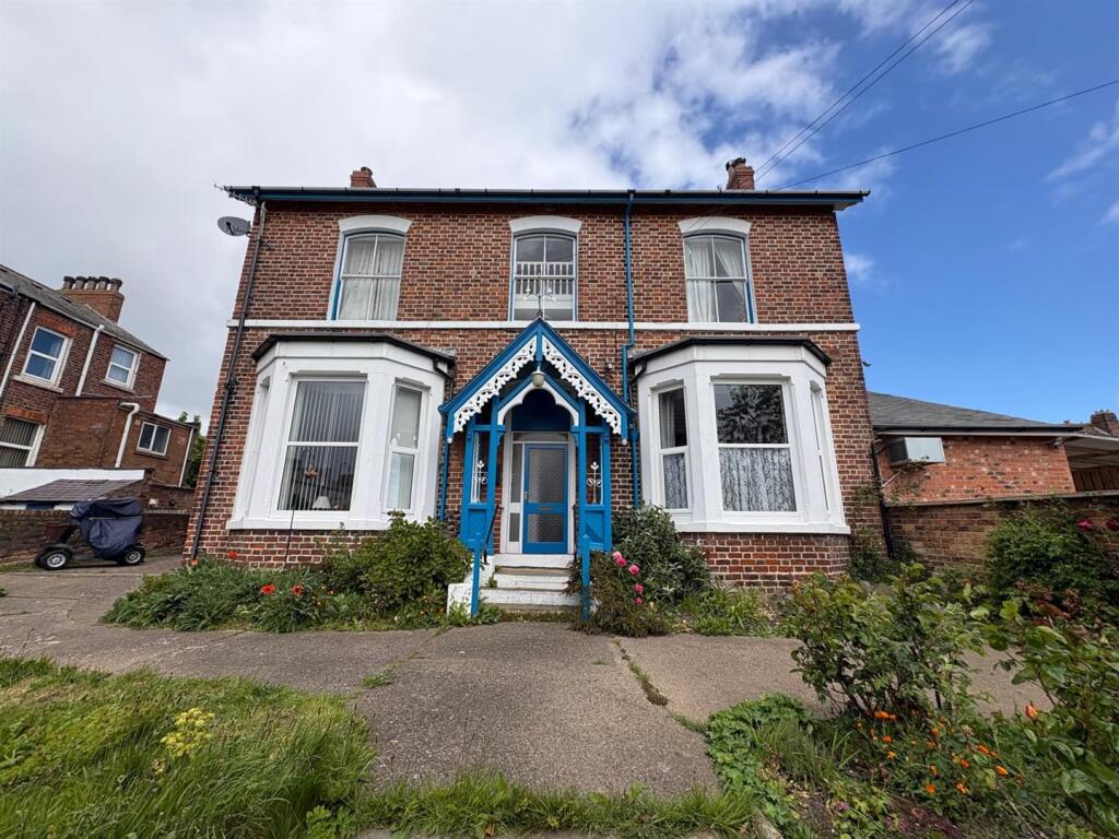 Main image of property: Auborough Street, Scarborough