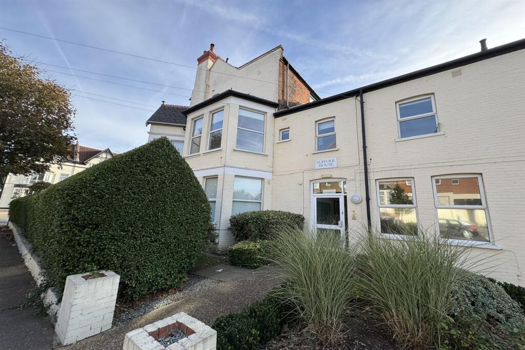 Main image of property: Suffolk House, Grosvenor Road, Westcliff on Sea