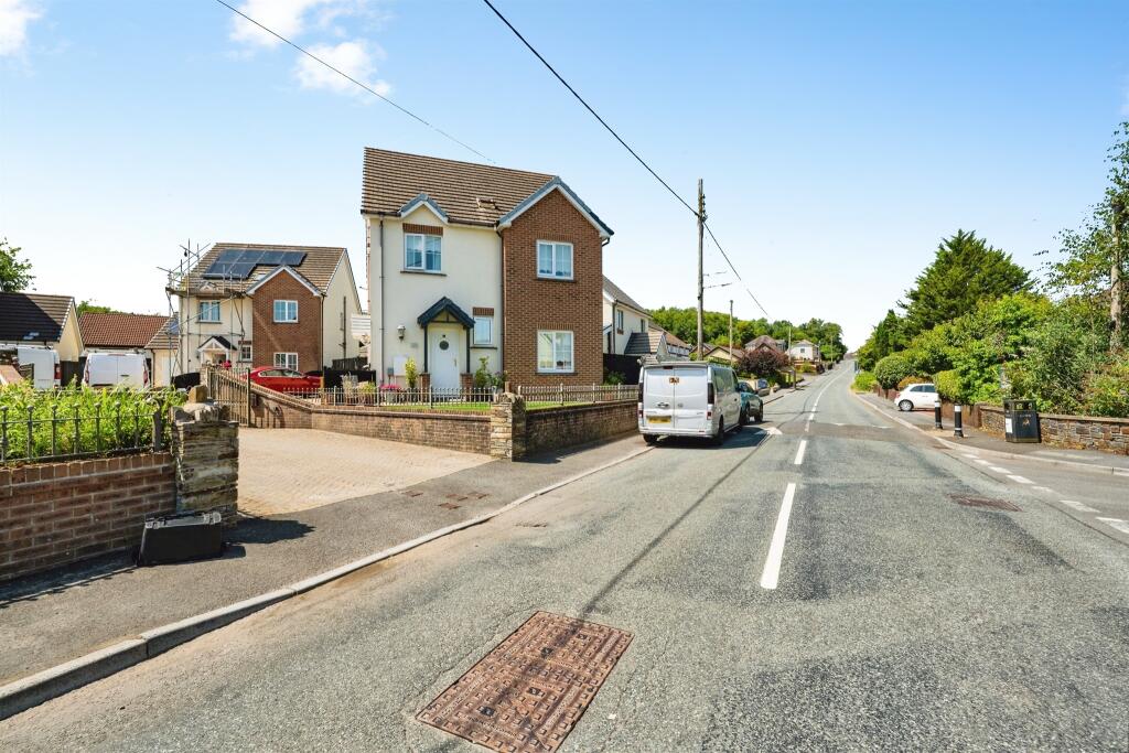 Main image of property: Llys Y Foel, Foelgastell, LLANELLI
