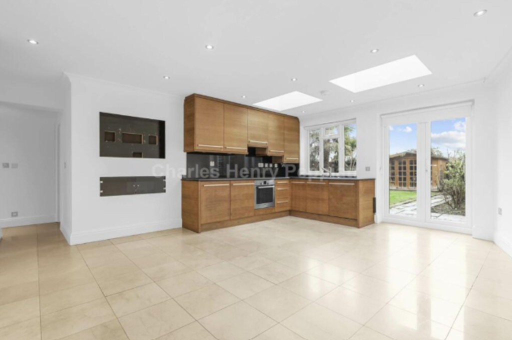 Main image of property: Brunswick Park Road, London, N11