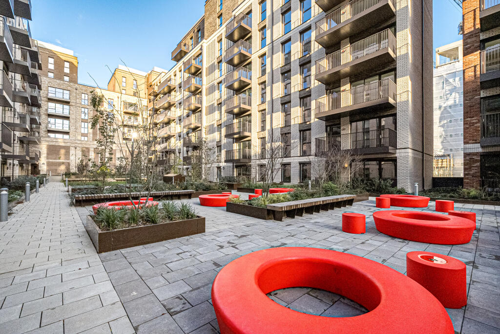 Main image of property: 1 bed, 5th floor, Bruce House, Clapham, SW4