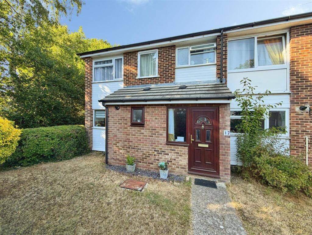 Main image of property: Gunnis Close, Gillingham