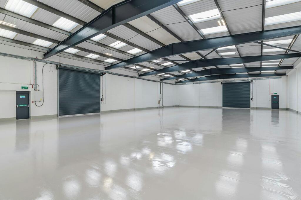 Unit 2268B Elgin Ind Est Swindon-73.jpg