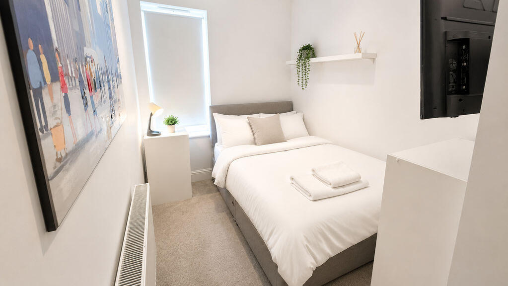 Main image of property: Burns Street - Twin room available - Bills Included