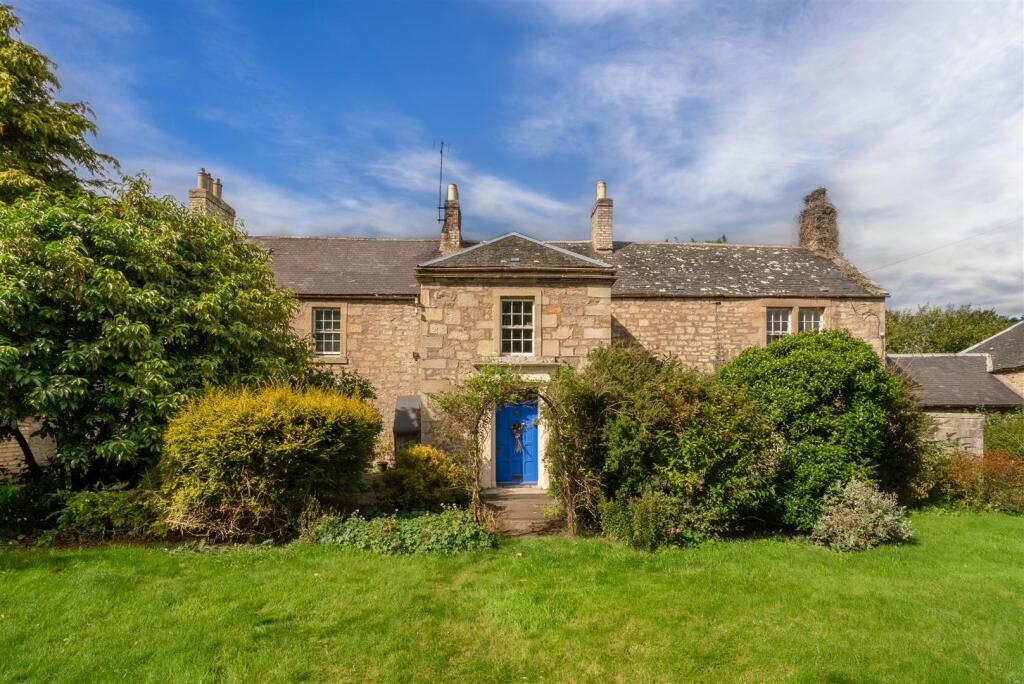 Main image of property: The Hawthorns, Currie Street, Duns