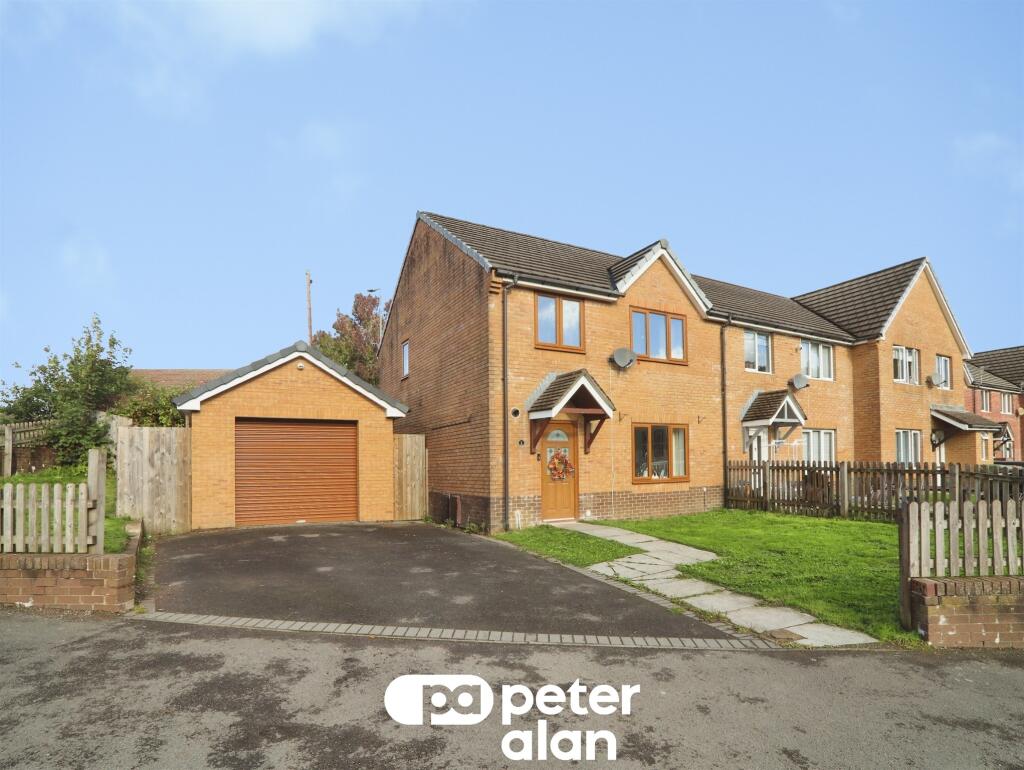 Main image of property: Clos Tir-Y-Pwll, Newbridge, Newport