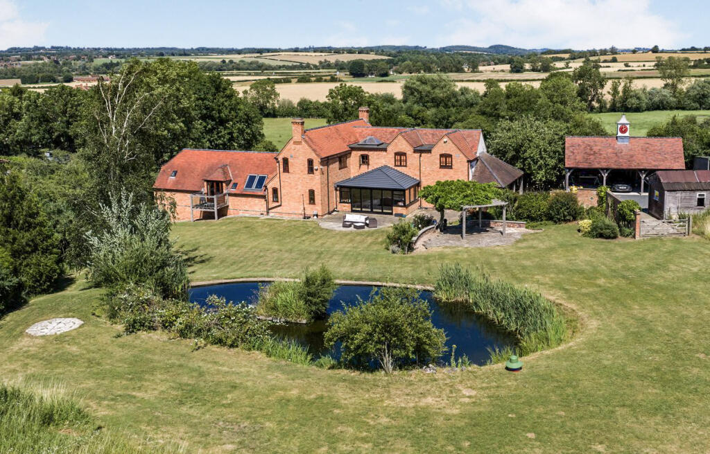 Main image of property: Cleeve Road, Alcester, B50