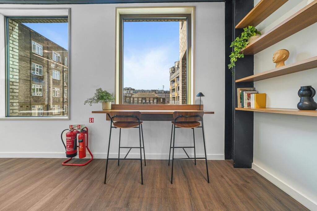 HTBC10WhiteLionStreet11.JPG