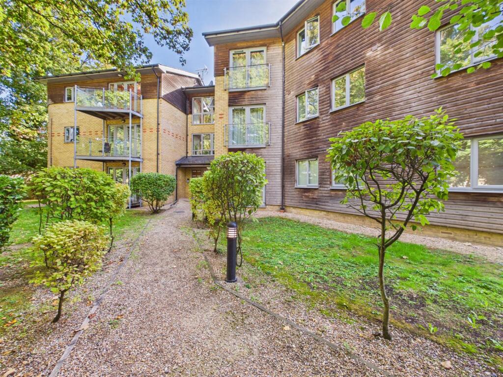 Main image of property: Brighton Road, Coulsdon