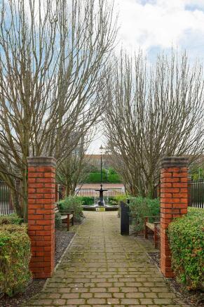 23_Hornbeam_Park_07.jpg