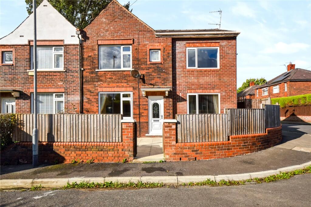 Main image of property: Royley Crescent, Royton, Oldham, Greater Manchester, OL2