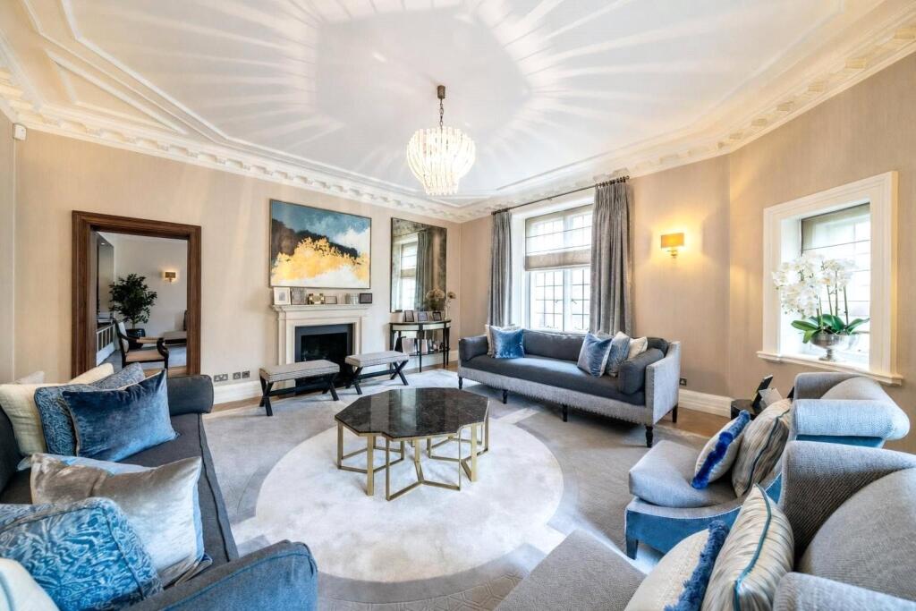 Main image of property: Wellesley House, Sloane Square, SW1W