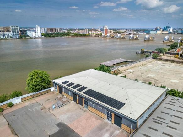 UNIT C ANCHORAGE POINT CHARLTON LONDON SE7_004.jpg