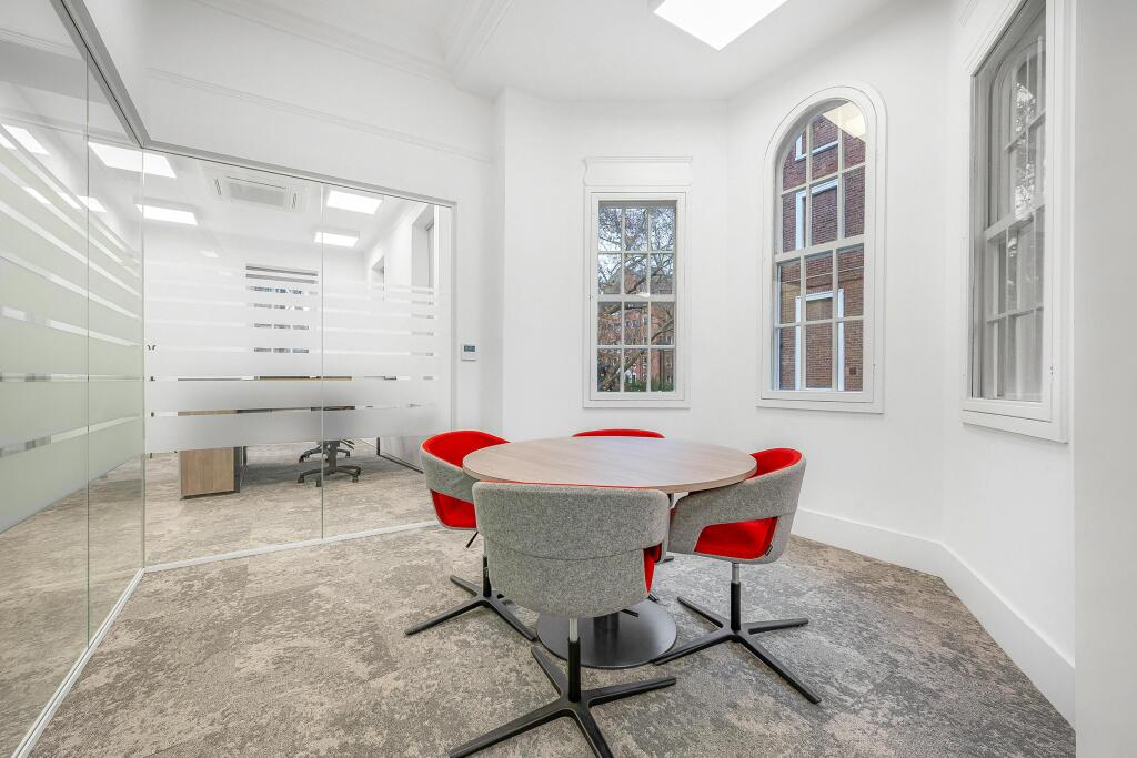 OFFICE6.jpg