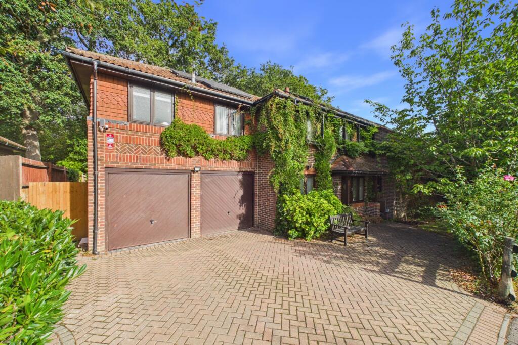 Main image of property: Tarragon Close, Bracknell, Berkshire, RG12