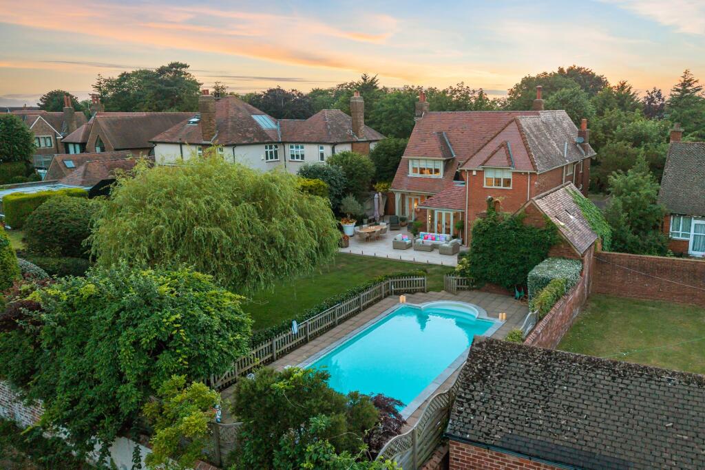Main image of property: St. Annes Road East, Lytham St. Annes, FY8