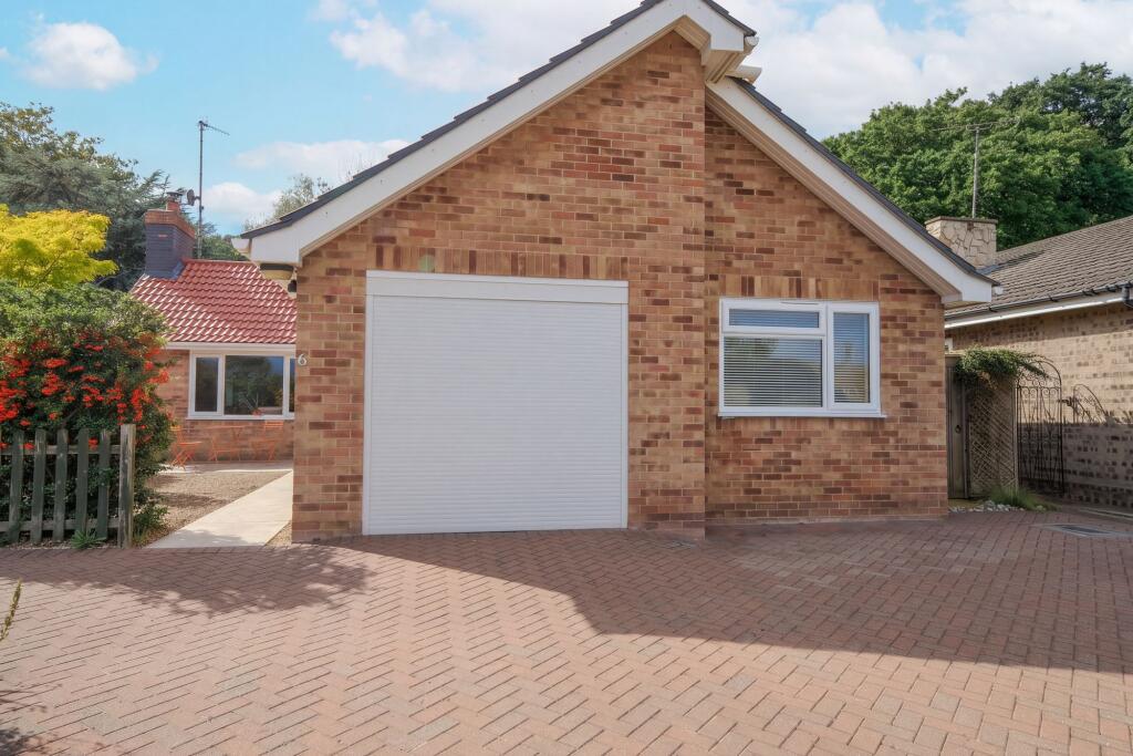 Main image of property: Hillingdon Park, Overstrand, NR27