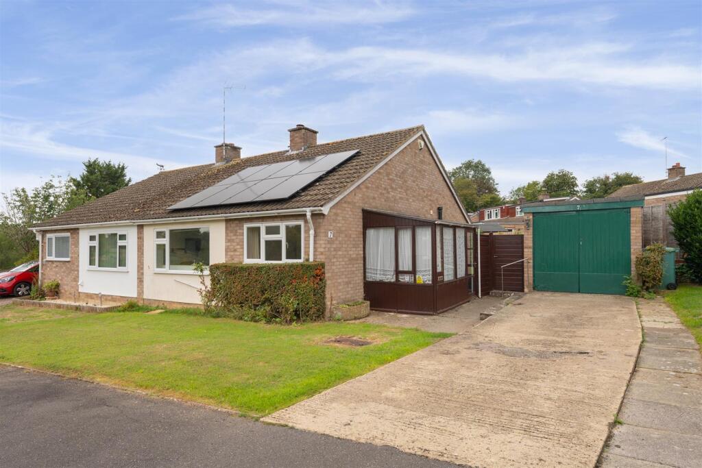 Main image of property: Castle Crescent, Kineton, Warwick