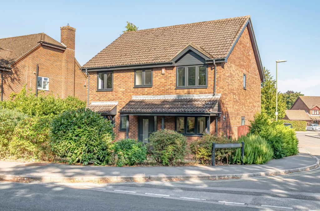 Main image of property: Locks Road, Locks Heath, Southampton, Hampshire, SO31