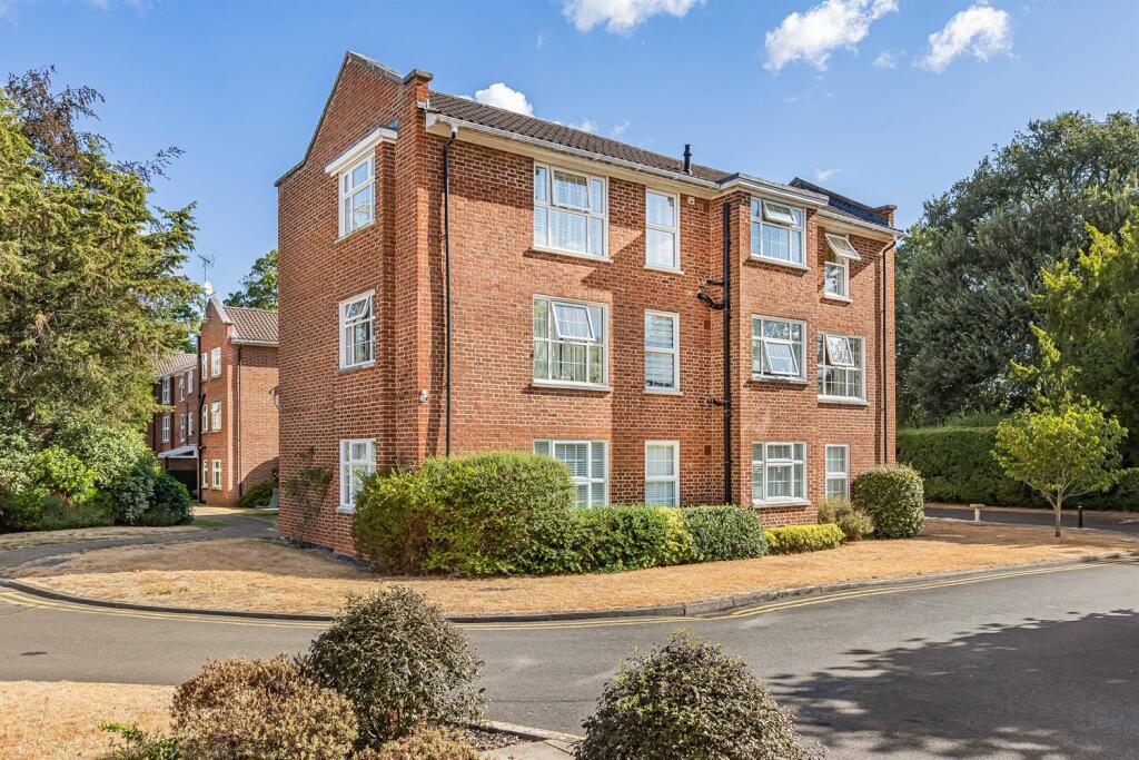 Main image of property: Henley on Thames RG9