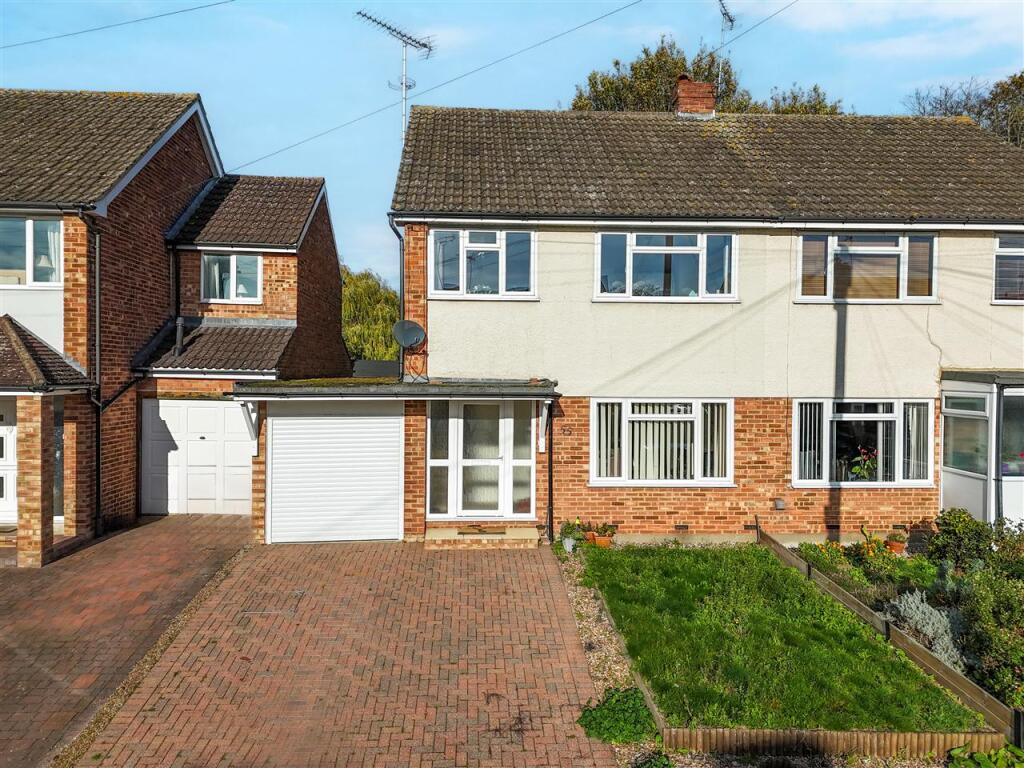 Main image of property: Glebe Crescent, Broomfield, Chelmsford, CM1 7BH