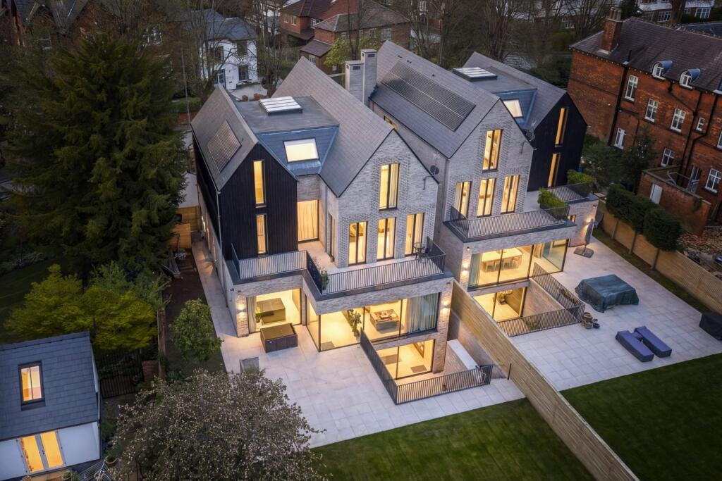 Main image of property: Didsbury Park, Manchester, Greater Manchester, M20