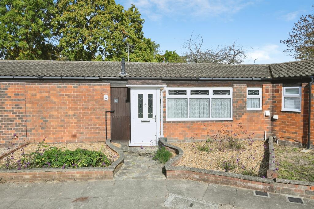 Main image of property: Willinghall Close, WALTHAM ABBEY