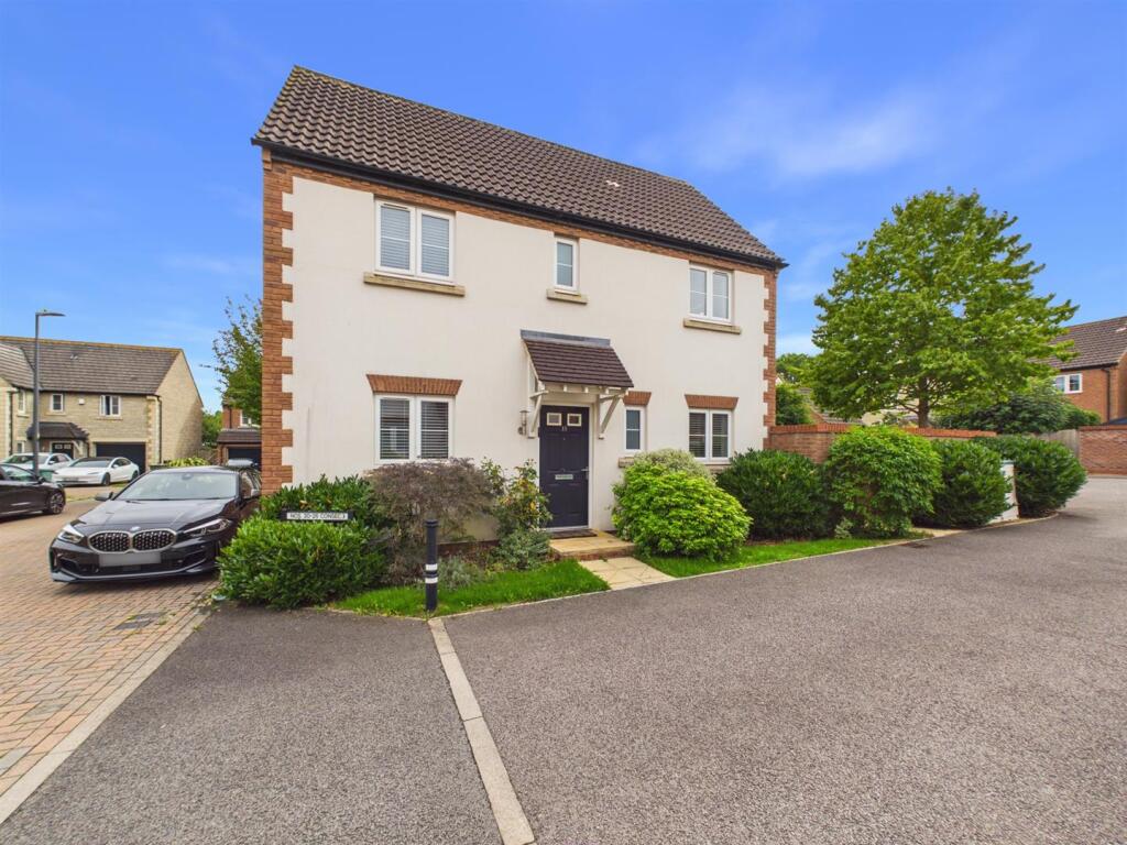 Main image of property: John Chiddy Close, Hanham, Bristol, BS15 3FQ