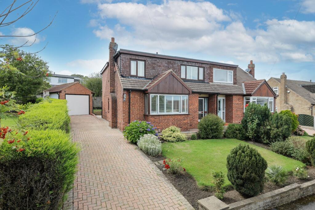 Main image of property: Foxholes Crescent, Calverley, Pudsey, West Yorkshire, LS28