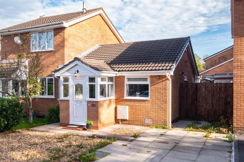 Main image of property: Masonfield, Bamber Bridge, Preston