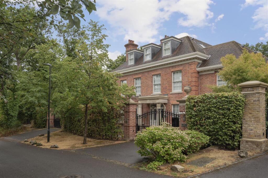 Main image of property: Ellerton Road, London
