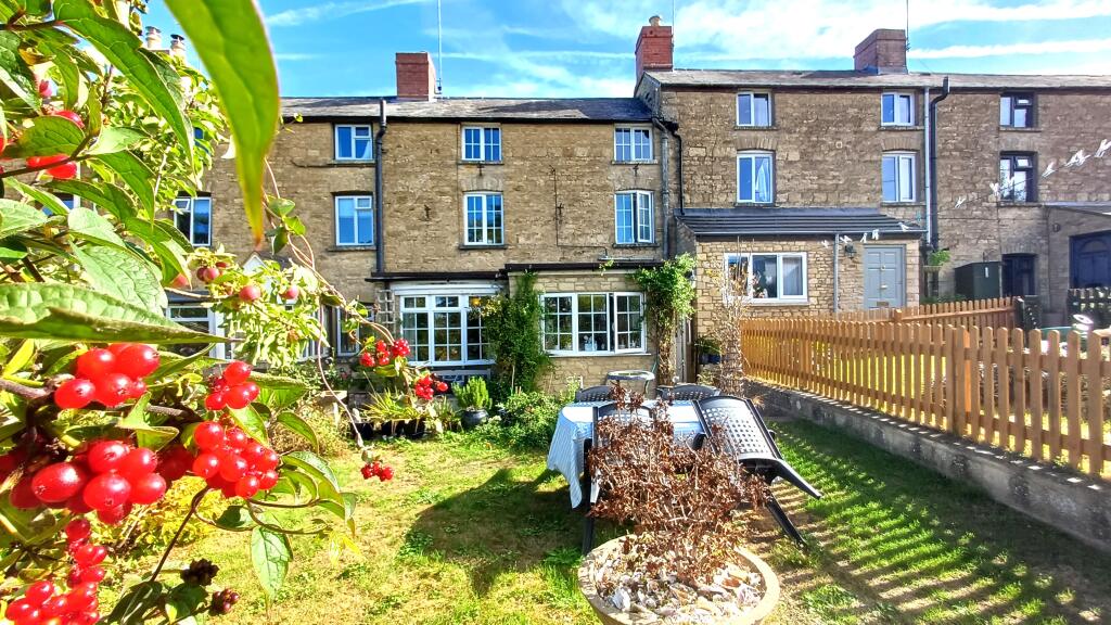 Main image of property: Paradise Terrace, Chipping Norton, OX7