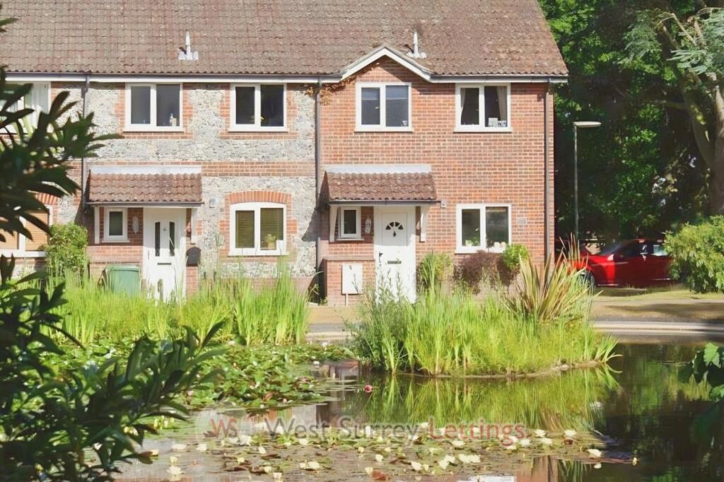 Main image of property: Ivy Drive, Lightwater, GU18 5YY