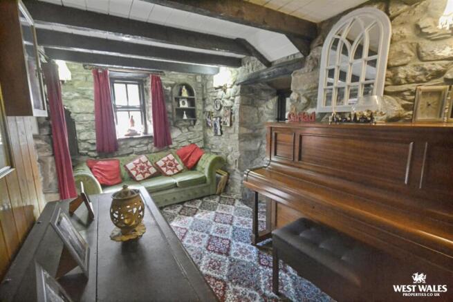 Main House - Snug
