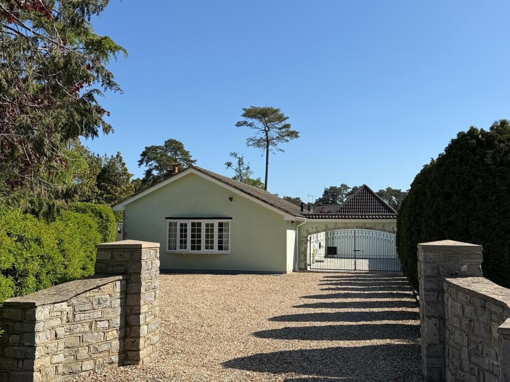 Main image of property: Forest Edge Close, Ashley Heath, BH24 2DZ