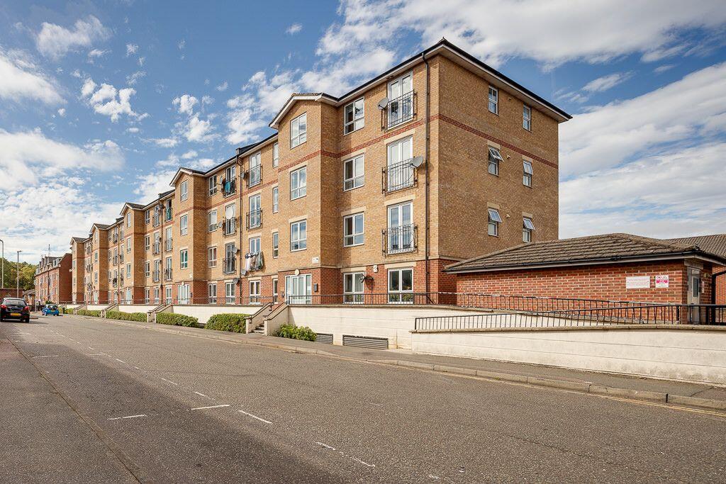 Main image of property: Grove Road, Luton, LU1 1RW