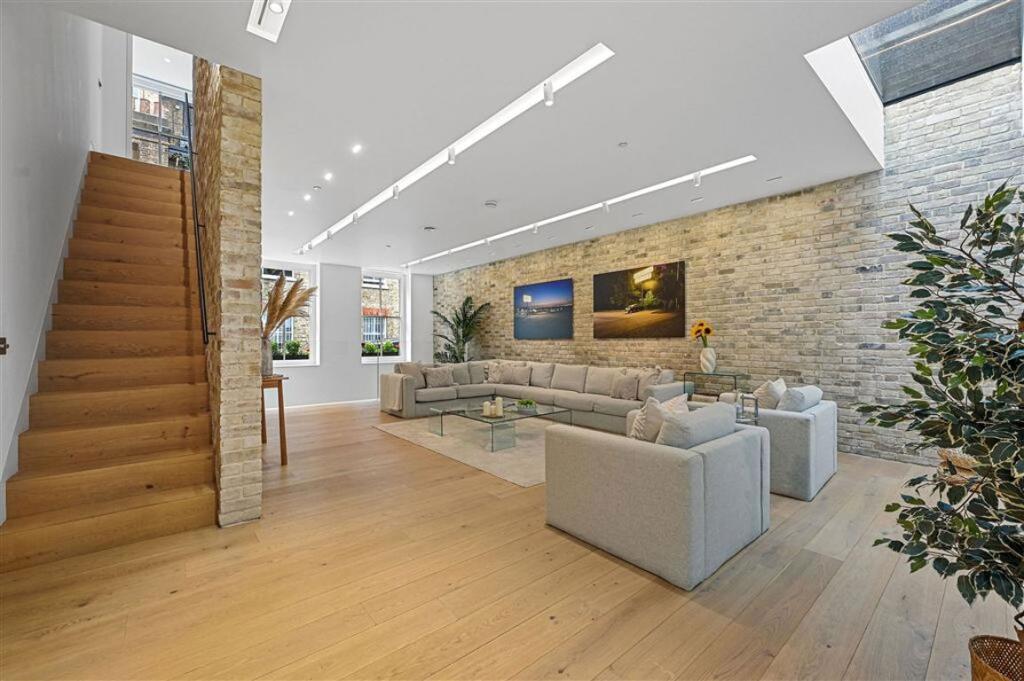 Main image of property: Bingham Place, Marylebone