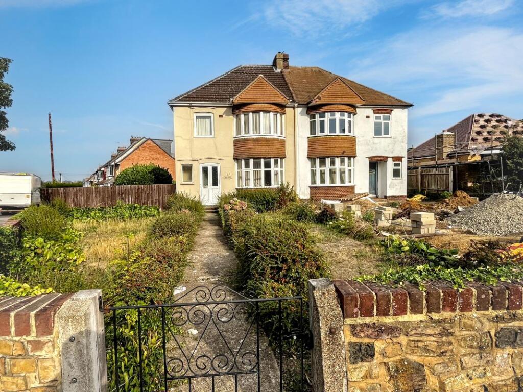 Main image of property: 27 Coldharbour Road, Northfleet, Gravesend, Kent, DA11 8AF