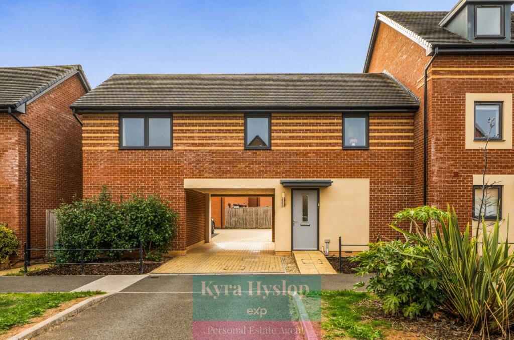 Main image of property: Elmores Well Avenue, Tithebarn, Exeter, EX1 3XG