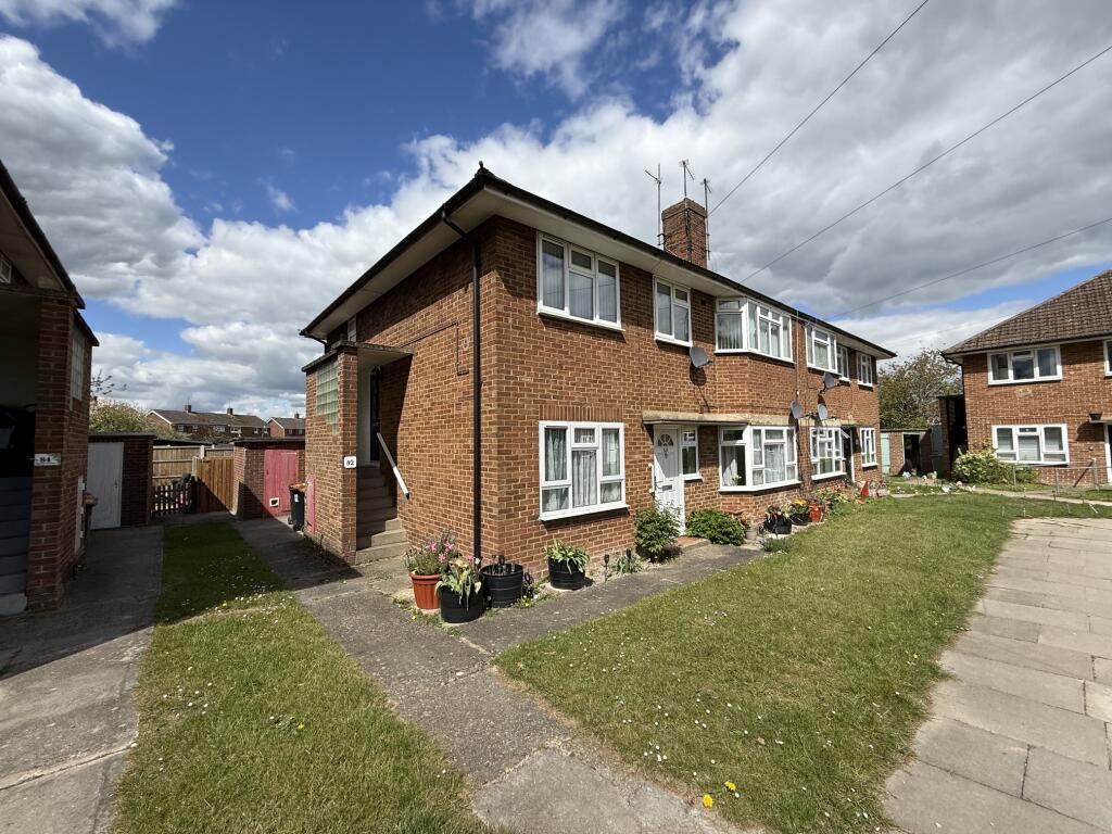Main image of property: Spinney Crescent, LU6 1AS