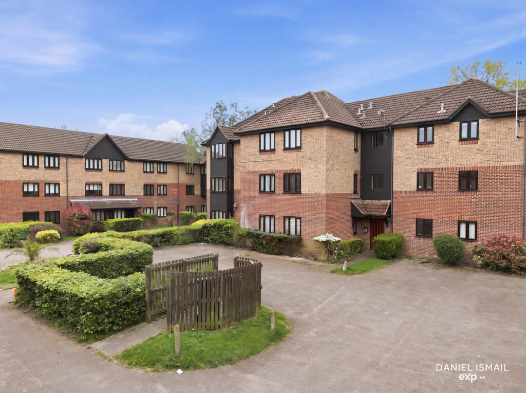 Main image of property: Copperfields, Laindon, SS15 5