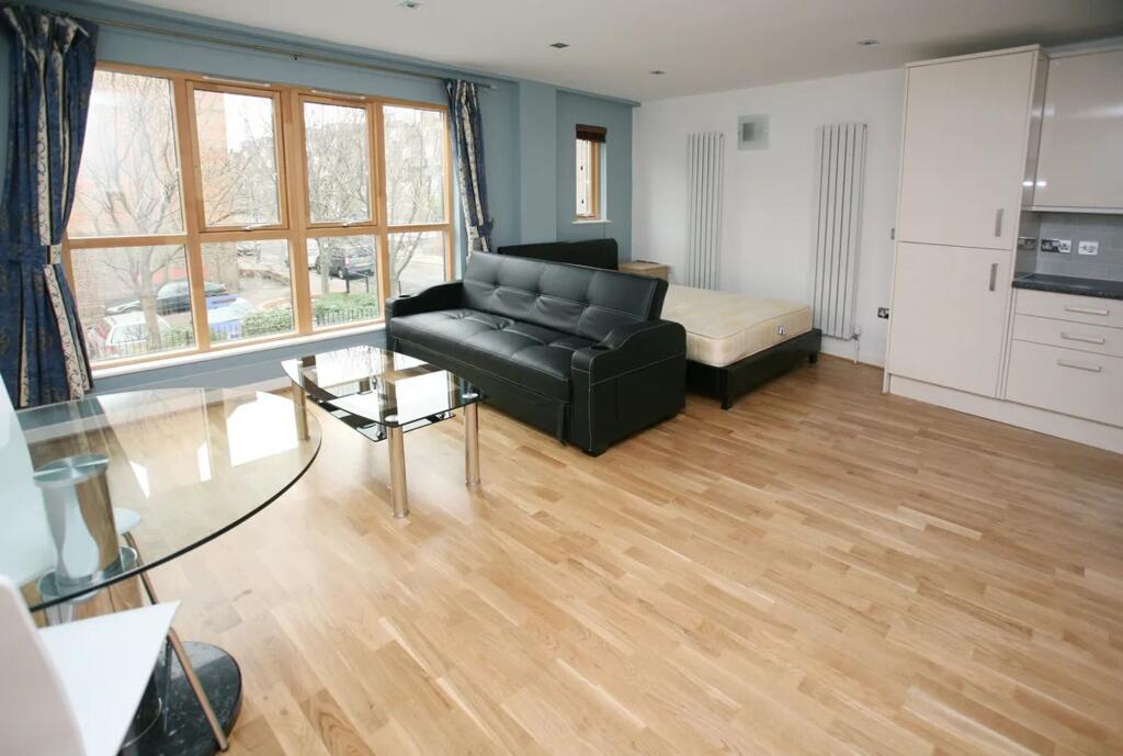 Main image of property: City East Building, Cable Street, Whitechapel, E1