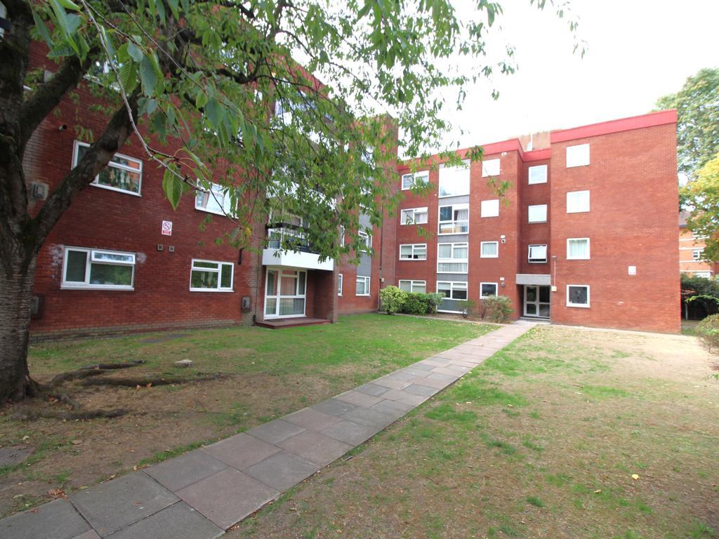 Main image of property: Grange Gardens N14 6QP – REDUCED